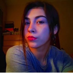 Meet your Posher, Evie